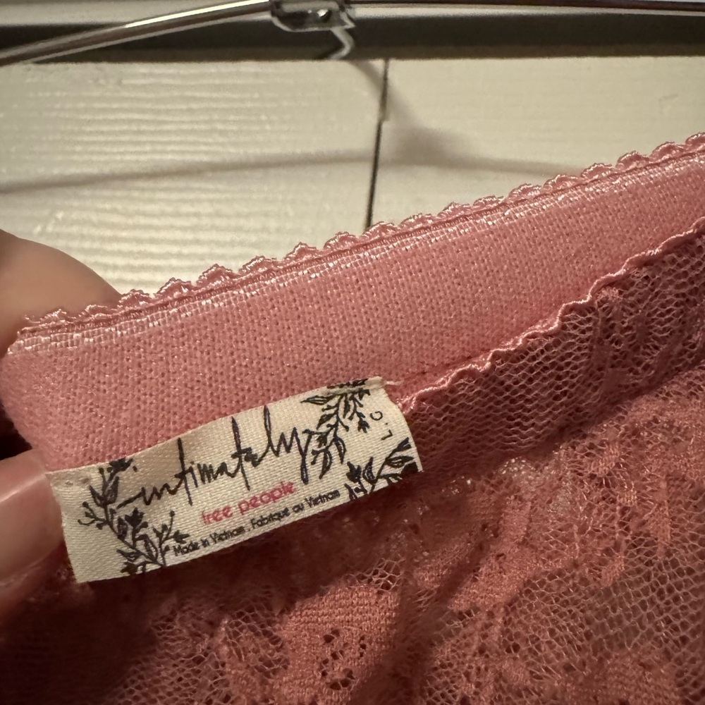 Free People  L /XL Dusty Rose Asymmetrical Lace Skirt STRETCH layering - Picture 3 of 6
